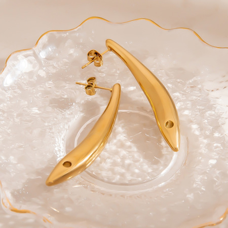 1 paire de boucles d'oreilles à clous en acier inoxydable doré, étanches, en forme de poisson 2
