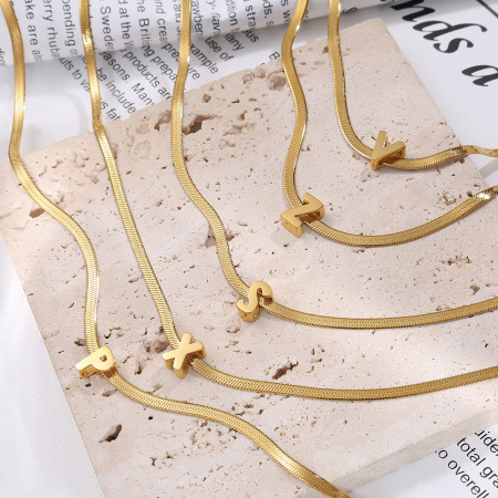 Collier pendentif en acier inoxydable doré, étanche, avec lettre du jour 2