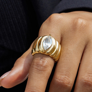 Bague De Luxe En Acier Inoxydable Doré, Étanche, Ornée D'Une Bande De Perles (1 Pièce). h5 Image4