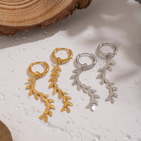 Boucles d'oreilles pendantes décontractées à pompons et feuilles, en acier inoxydable étanche, couleur or (1 paire).