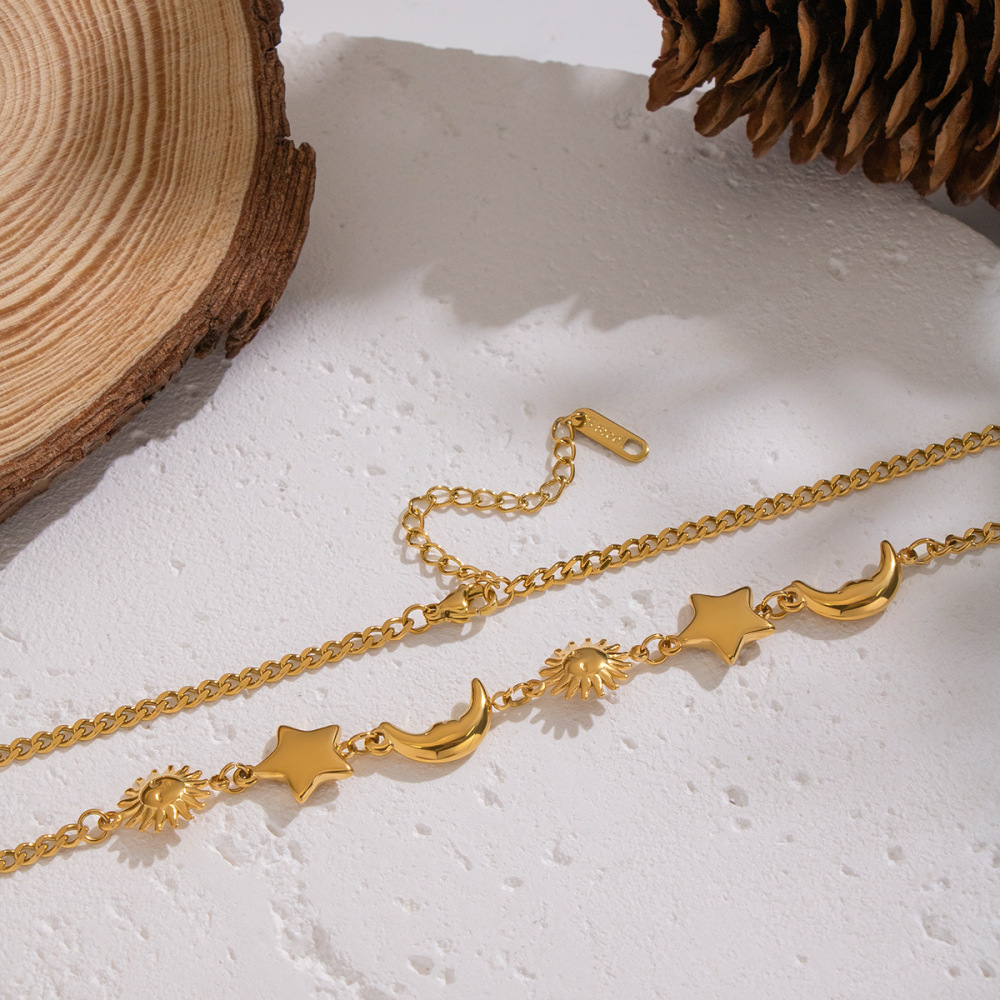 Collier Pendentif Rétro Soleil, Étoile Et Lune En Acier Inoxydable Étanche Couleur Or (1 Pièce) Image3