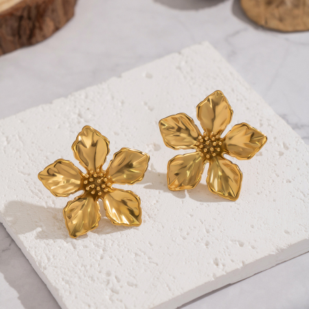 1 paire de boucles d'oreilles à clous en acier inoxydable doré, imperméables, en forme de fleur 2
