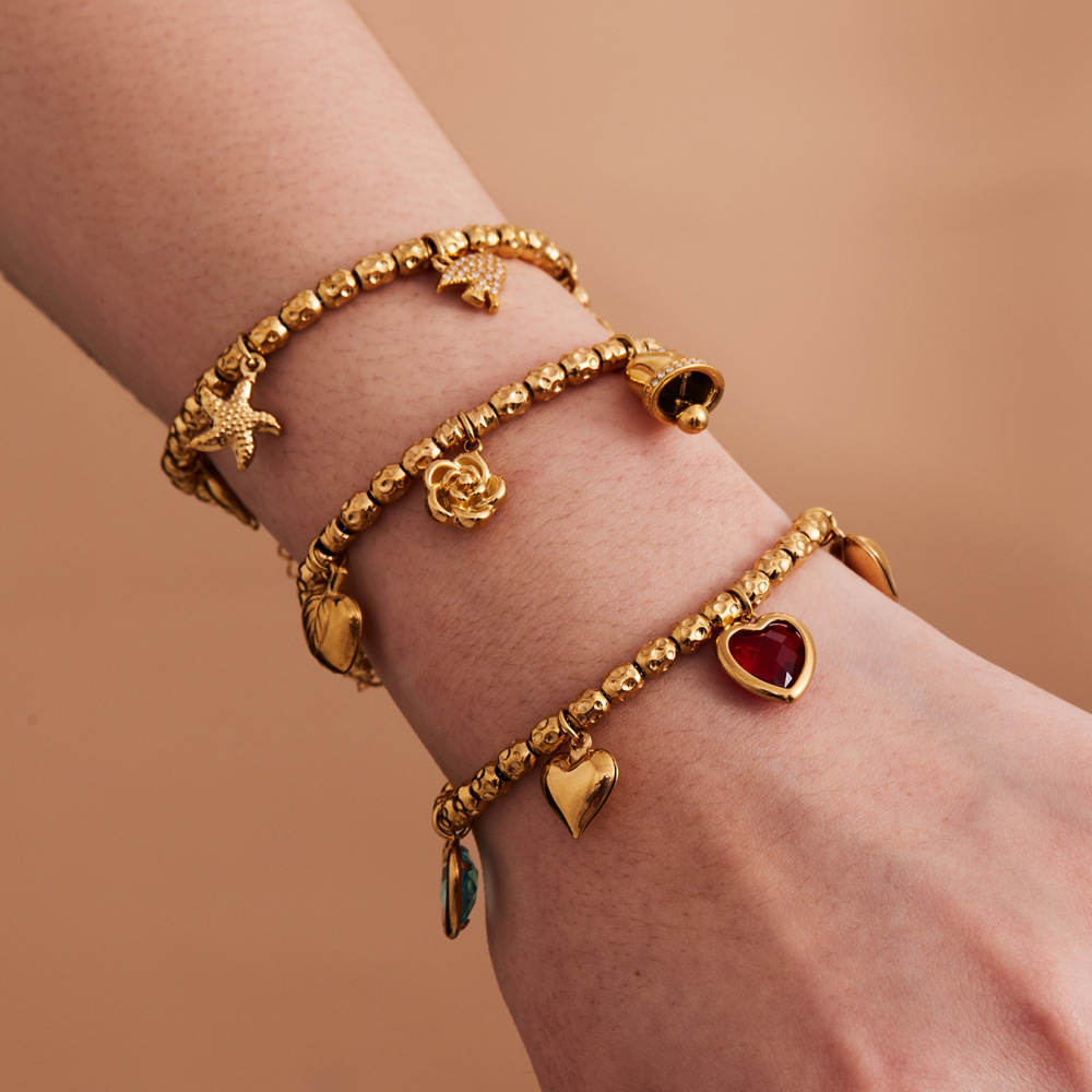 Bracelet À Breloques Pour Femme, En Acier Inoxydable Doré, Orné D'Un Zircon Et Orné D'Un Cœur Luxueux (1 Pièce). Image3
