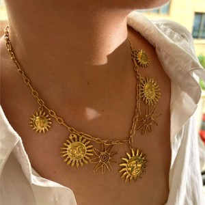 Collier Pendentif Soleil En Acier Inoxydable Étanche Couleur Or (1 Pièce) h5 Image3