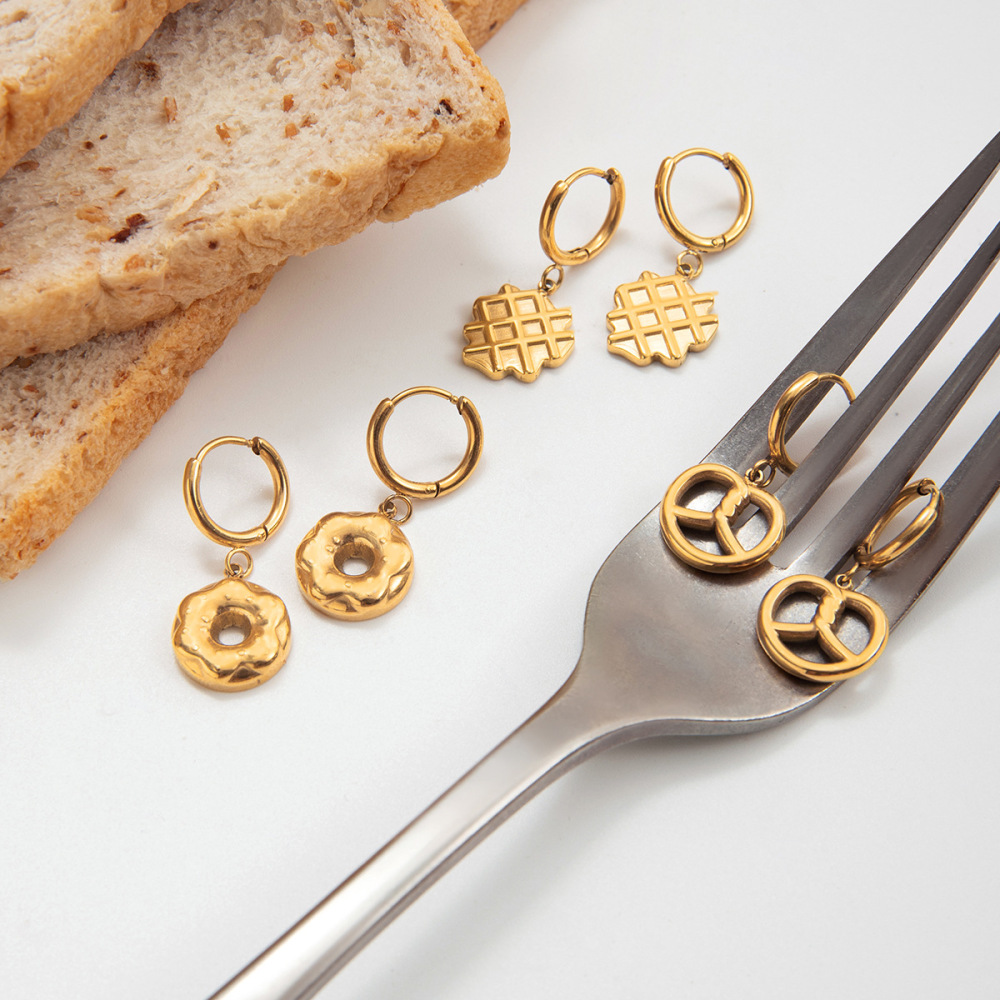 Boucles D'Oreilles Pendantes Pour Femme, En Acier Inoxydable Doré, Imperméables, En Forme De Donut Romantique (1 Paire). Image4