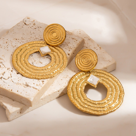 1 paire de boucles d'oreilles pendantes Punk Circle en acier inoxydable étanche couleur or 2