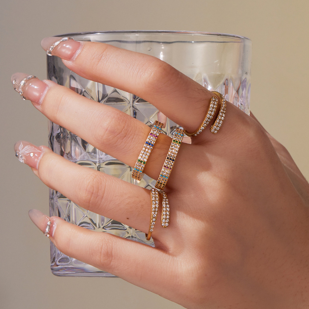 Bague Pour Femme En Acier Inoxydable Doré, Ornée D'Un Zircon Et D'Un Cœur Coloré (1 Pièce). Image4