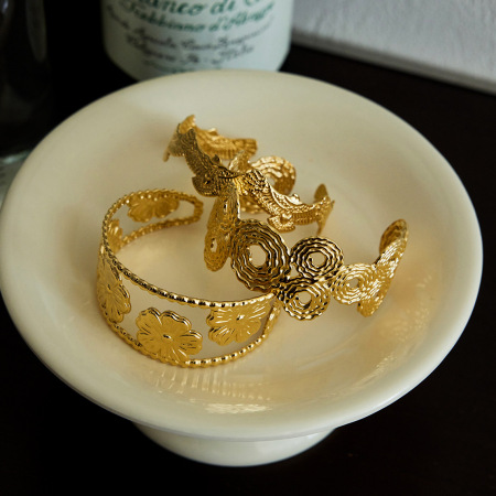 Bracelet manchette pour femme Shining Dove en acier inoxydable étanche couleur or (1 pièce)