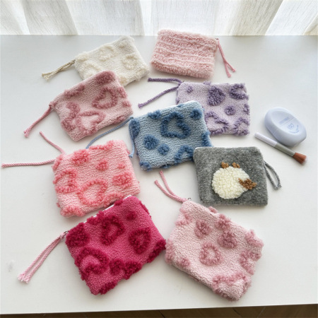 1 trousse de maquillage compacte en peluche pour femme, motif floral, romantique et mignon