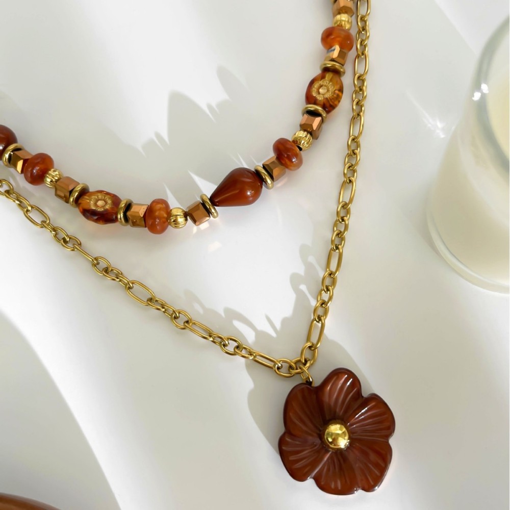 Collier Multicouches En Acrylique Couleur Or Et Résine Florale, 1 Pièce Image4