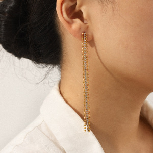 1 Paire De Boucles D'Oreilles Puces Luxueuses Pour Femme, En Acier Inoxydable Imperméable, Couleur Or, Avec Pompon, Pour Un Usage Quotidien. h5 Image4
