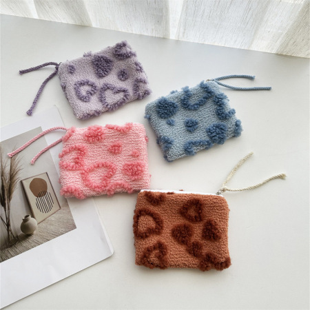 1 trousse de maquillage compacte en peluche pour femme, motif floral, romantique et mignon 2
