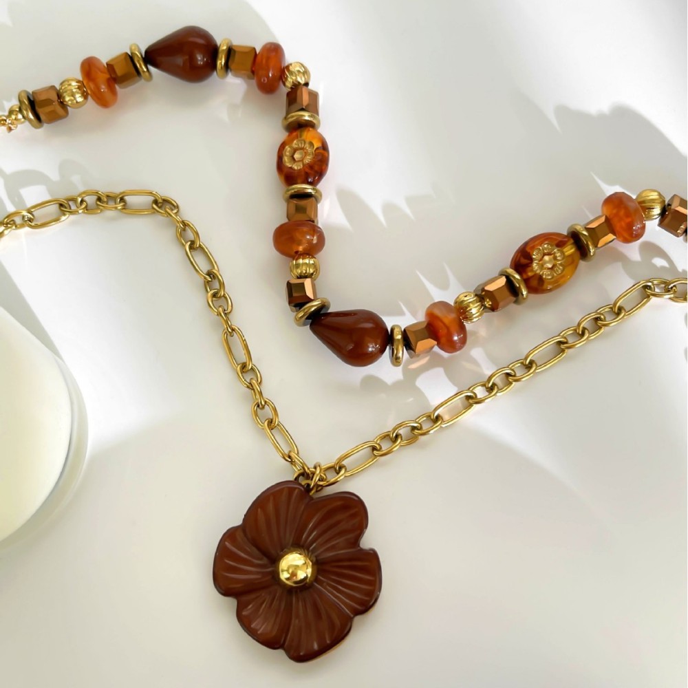 Collier Multicouches En Acrylique Couleur Or Et Résine Florale, 1 Pièce Image5