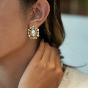 1 Paire De Boucles D'Oreilles Puces Pour Femme, En Acier Inoxydable Étanche, Couleur Or, Serties De Zircon, Forme Ronde Et Éblouissante. h5 Image2