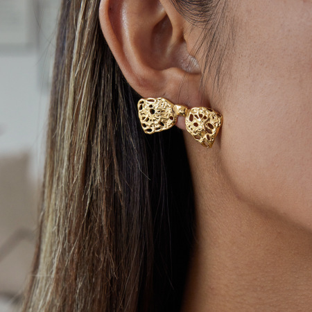 Boucles d'oreilles puces pour femme, en acier inoxydable doré, ajourées, avec nœud papillon romantique (1 paire). 2