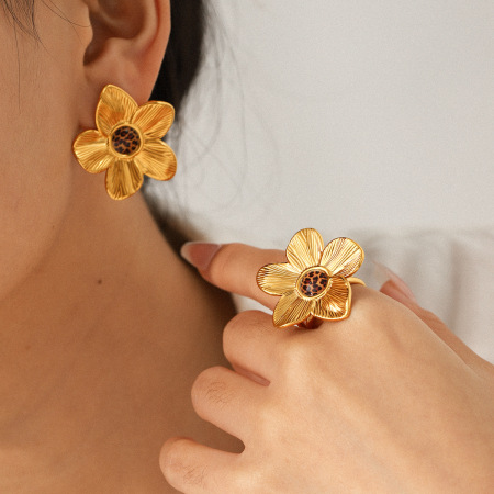 1 paire de boucles d'oreilles rétro à motif floral en acier inoxydable, étanches, couleur léopard doré