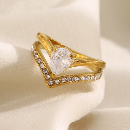 Bague CrownLuxury Heart pour femme, en acier inoxydable étanche, couleur or, ornée de pierres précieuses (1 pièce).