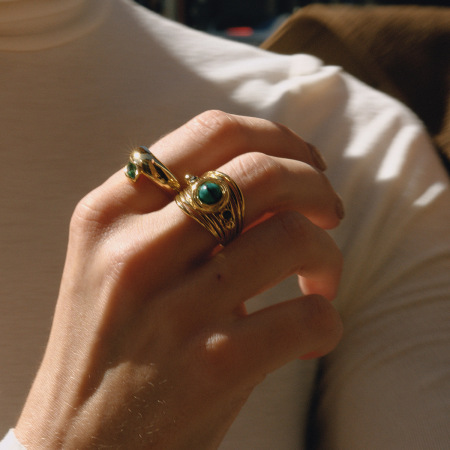 Bague classique en acier inoxydable doré, ornée de lignes de malachite, pour femme.