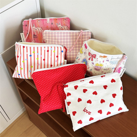 1 trousse de maquillage pour femme, motif cœur et pois