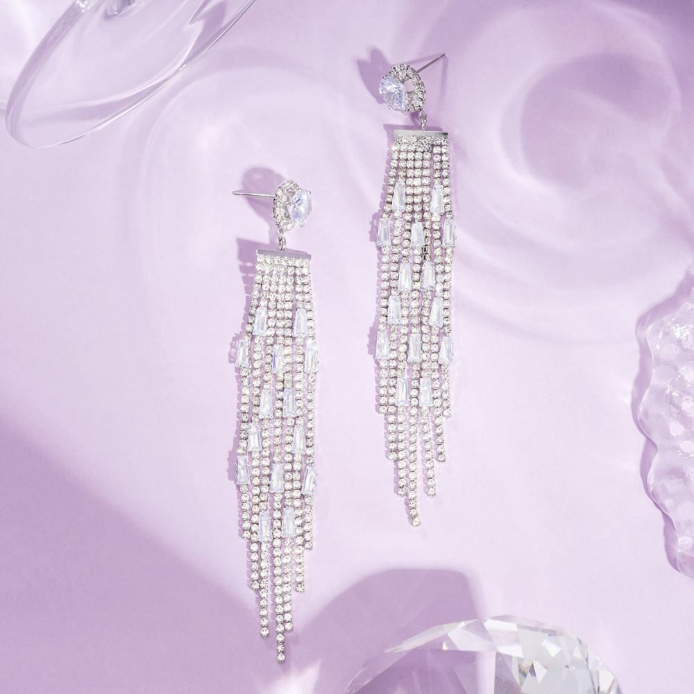 1 Paire De Boucles D'Oreilles À Pompons De La Collection Festive Image3