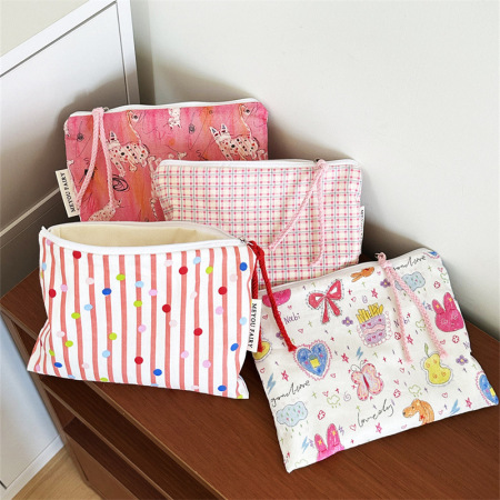 1 trousse de maquillage pour femme, motif cœur et pois 2