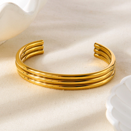 Bracelet manchette simple et décontracté en acier inoxydable doré, étanche, pour femme (1 pièce).