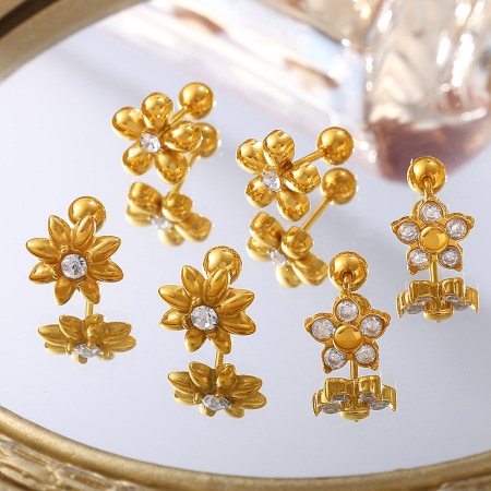 1 paire de boucles d'oreilles à clous en acier inoxydable doré, imperméables, ornées de strass et motif floral