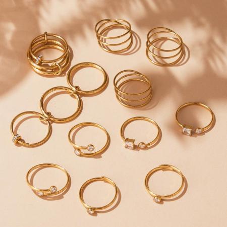 Bague minimaliste ronde en acier inoxydable étanche couleur or avec zircon (1 pièce) 2