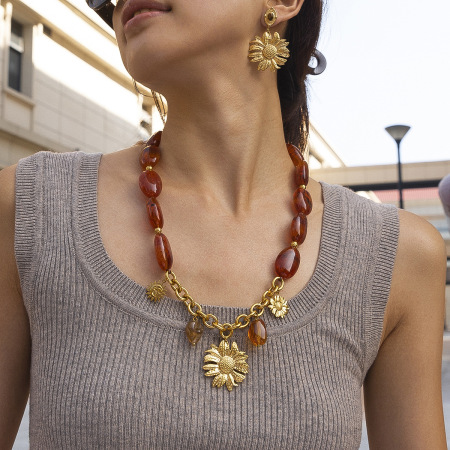 Collier de perles en acrylique couleur or en acier inoxydable avec fleur, 1 pièce