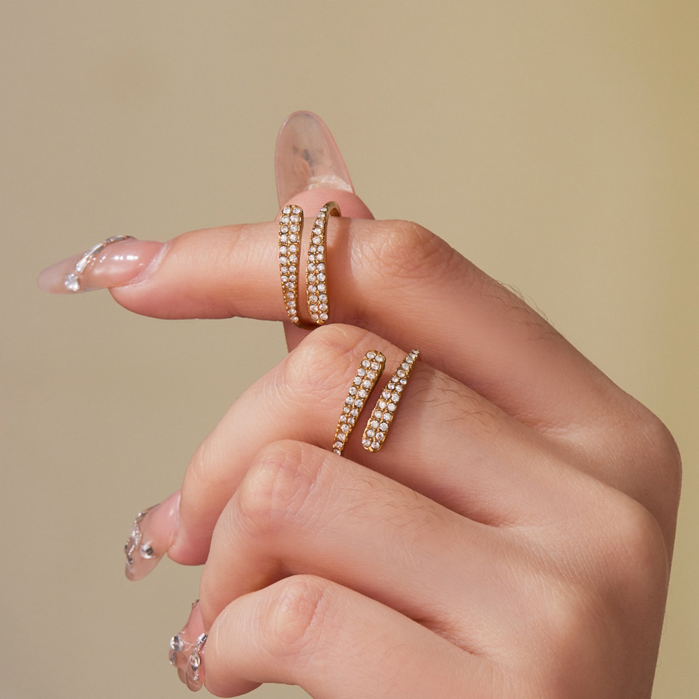Bague Pour Femme En Acier Inoxydable Doré, Ornée D'Un Zircon Et D'Un Cœur Coloré (1 Pièce). Image3