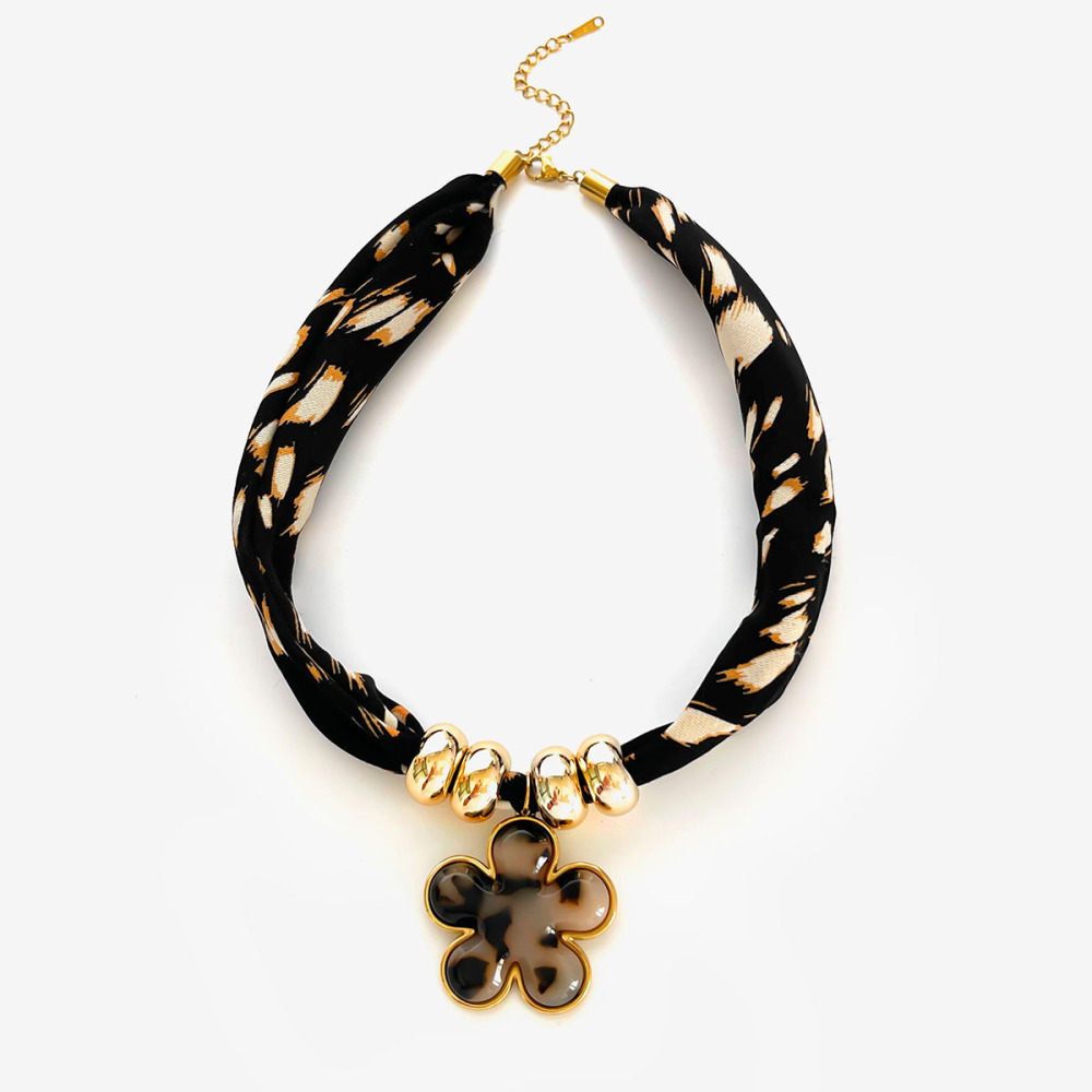 Collier Pendentif En Résine En Forme De Cœur Et De Fleur, 1 Pièce 