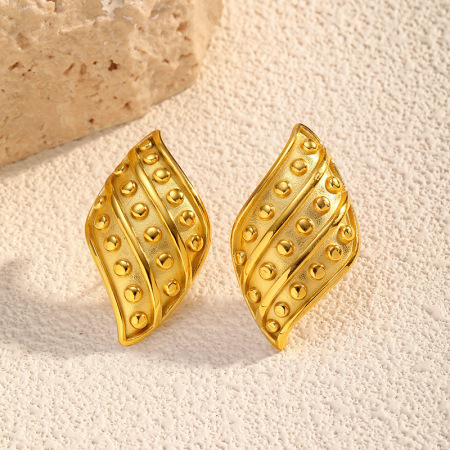 1 paire de boucles d'oreilles à clous en acier inoxydable de forme irrégulière, étanches, couleur or