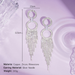 1 Paire De Boucles D'Oreilles Rondes À Pompons De La Collection Festive h5