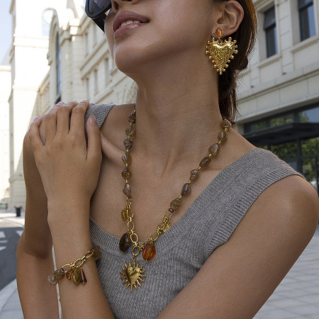 Ensemble de colliers en perles acryliques en forme de cœur