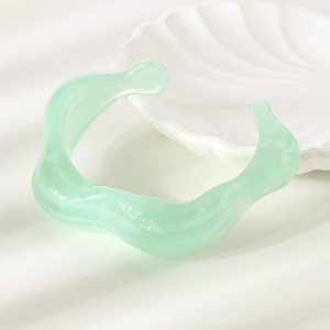 1 Bracelet Manchette Simple Et Élégant En Résine De Forme Irrégulière Pour Femme h5 Image3