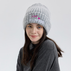 Bonnet Tricoté En Rayonne Avec Cœur Brodé, 1 Pièce h5 Image2