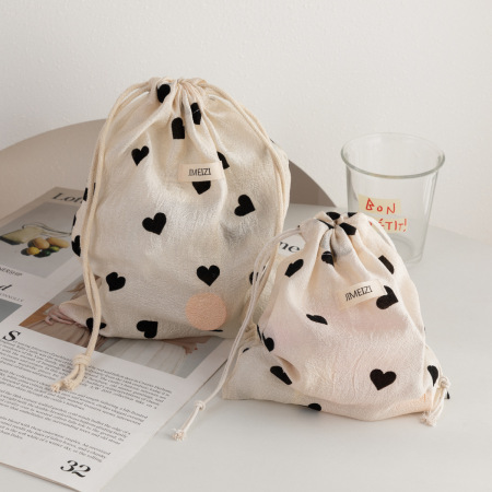 1 sac à bijoux simple en forme de cœur