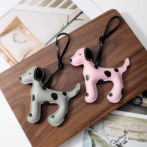 1 Breloque De Sac En Cuir Pour Femme, Motif Chien Tacheté Vif h5 Image4