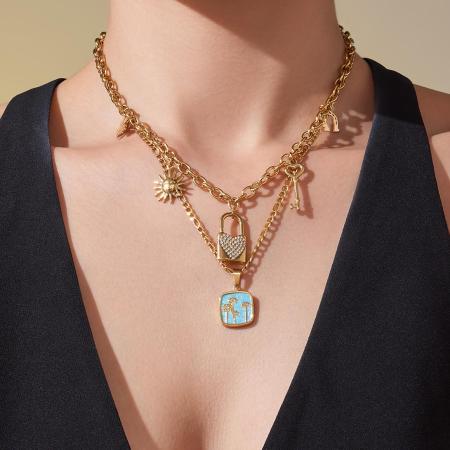 Collier pendentif femme en acier inoxydable doré, orné d'une fleur exquise (1 pièce)