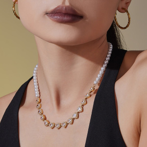 Collier De Perles Pour Femme En Acier Inoxydable, Orné De Zircon Doré Et De Perles En Forme De Cœur Brillant (1 Pièce) h5 Image5