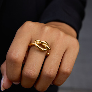 Bague Minimaliste Pour Femme, En Acier Inoxydable Doré, Avec Motif Torsadé Et Étanche. h5 Image3