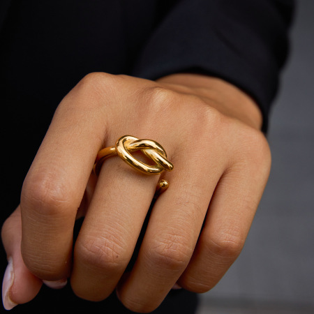 Bague minimaliste pour femme, en acier inoxydable doré, avec motif torsadé et étanche. 2