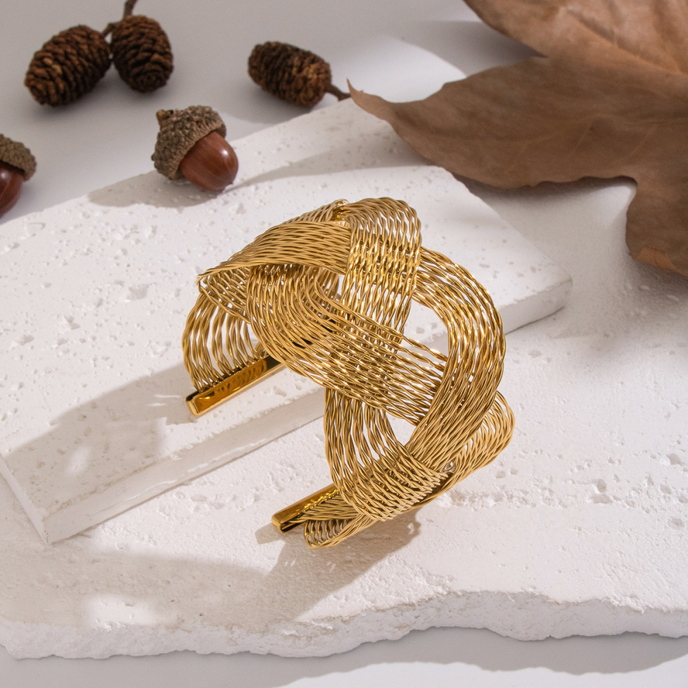 Bracelet Manchette Doré En Acier Inoxydable, Étanche, De Forme Ajourée (1 Pièce). Image4