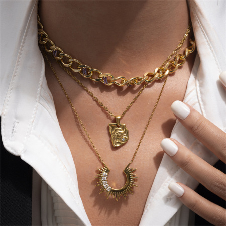 Collier pendentif en forme de soleil, en acier inoxydable étanche, couleur or, avec zircon.