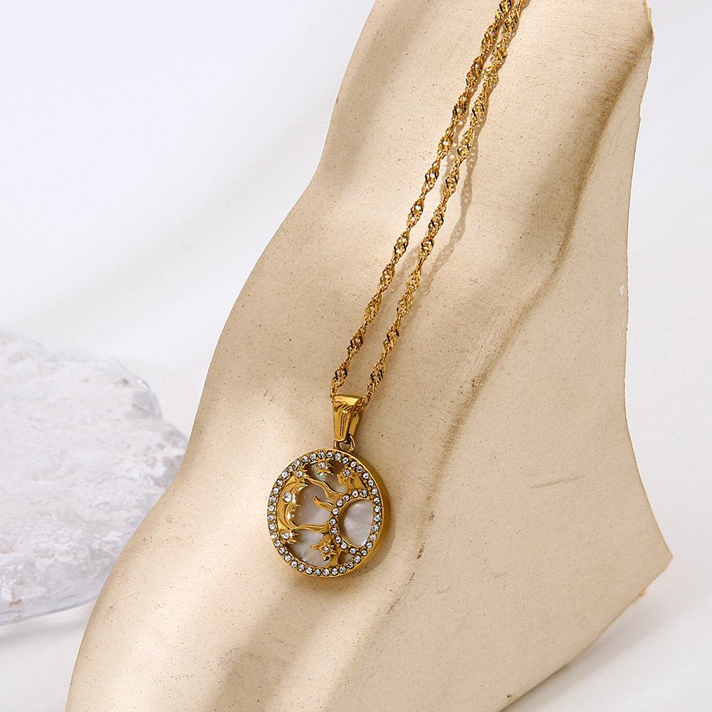Collier Pendentif Femme Luxueux En Acier Inoxydable Étanche, Motif Soleil Et Lune, Orné D'Un Cercle Solaire. Image4