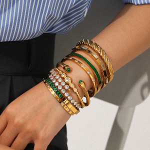 Bracelet Jonc Luxueux En Acier Inoxydable Étanche Couleur Or Avec Zircon (1 Pièce) h5 Image3