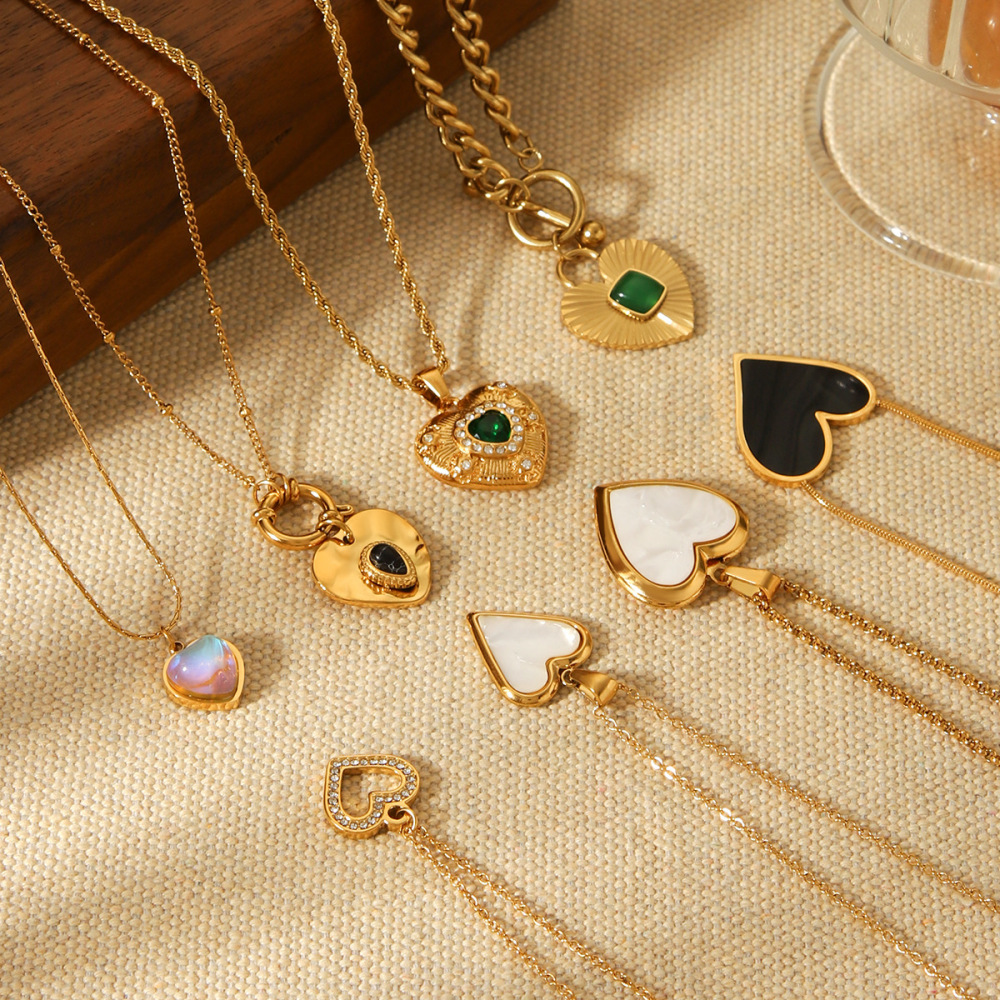 Collier Pendentif Cœur En Acier Inoxydable Étanche Couleur Or (1 Pièce) Image4