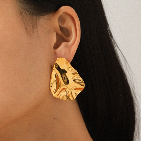 1 paire de boucles d'oreilles à clous en acier inoxydable doré, imperméables, de forme irrégulière et à motif martelé 2