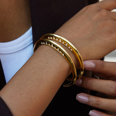 Bracelet manchette triangulaire élégant en acier inoxydable étanche couleur or pour femme (1 pièce) 2