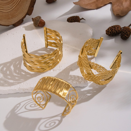 Bracelet manchette doré en acier inoxydable, étanche, de forme ajourée (1 pièce).